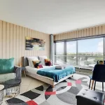 Seine & Eiffel Flat Ac